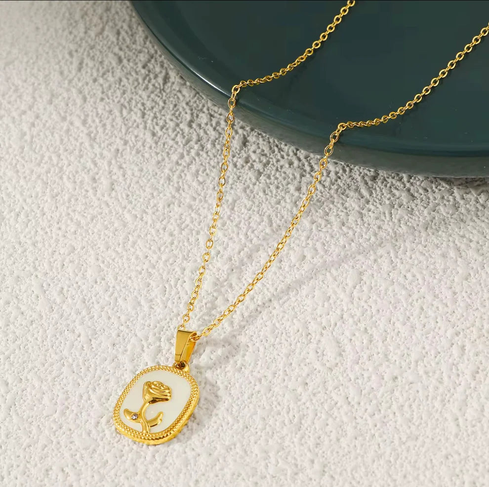 SS-005- White Rose Flower necklace