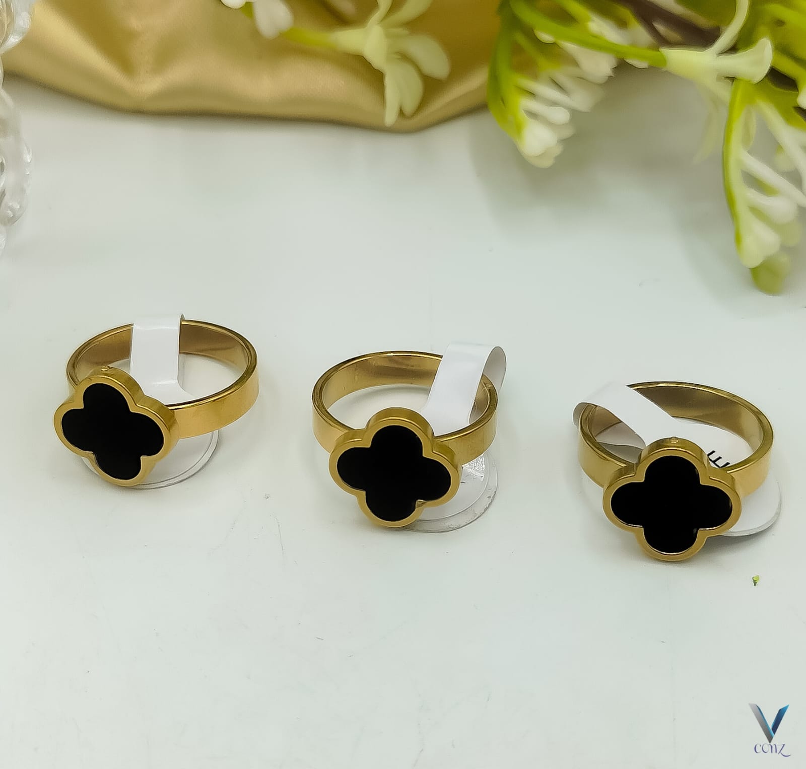 Clover Stainless Steel Rings 

Available in Three sizes 
17,18,19✨